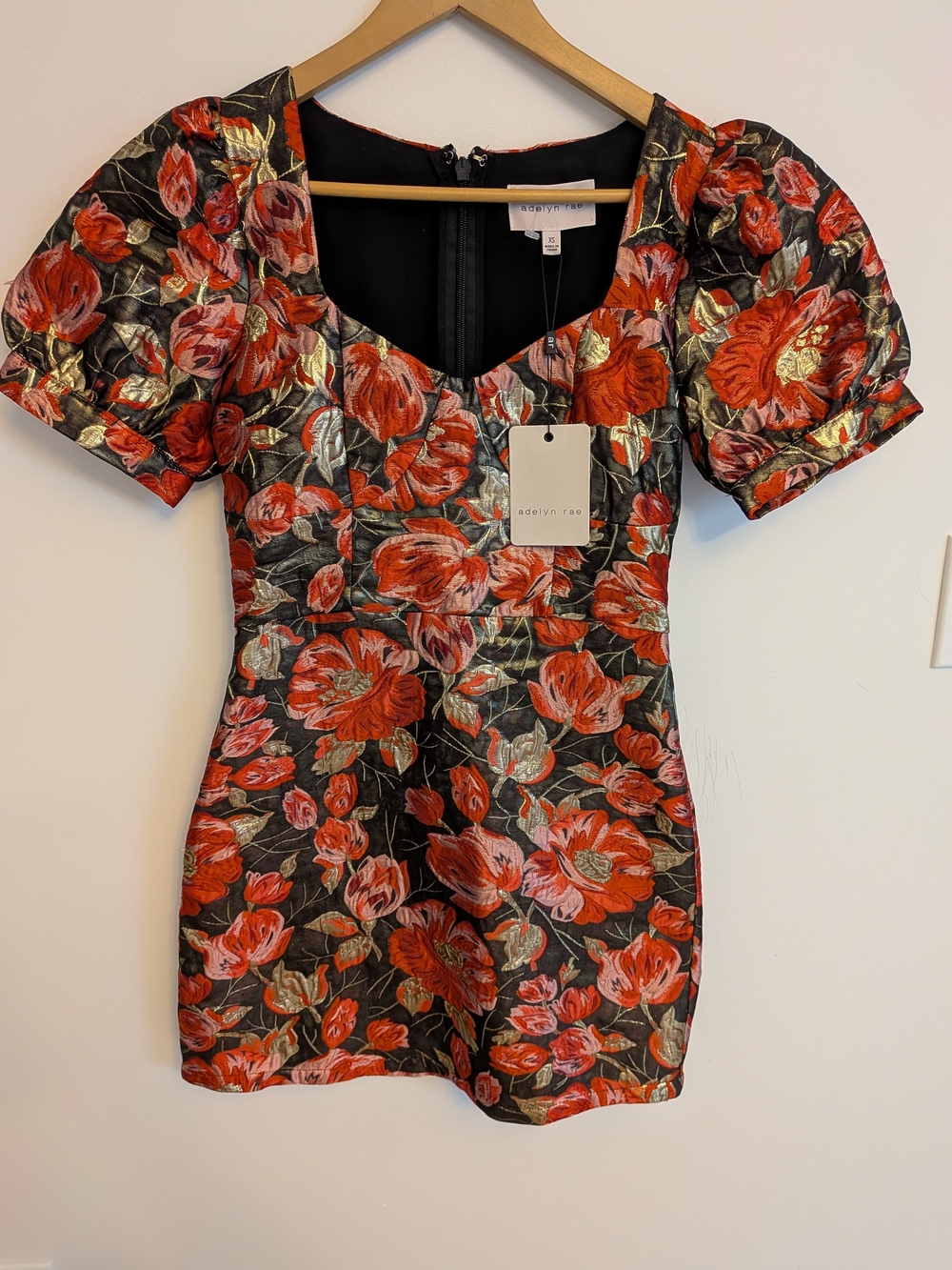 NWT Adelyn Rae Puff-Sleeve Mini Dress